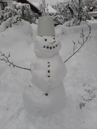 Schneemann Marilena Blaut und Sophia Schairer